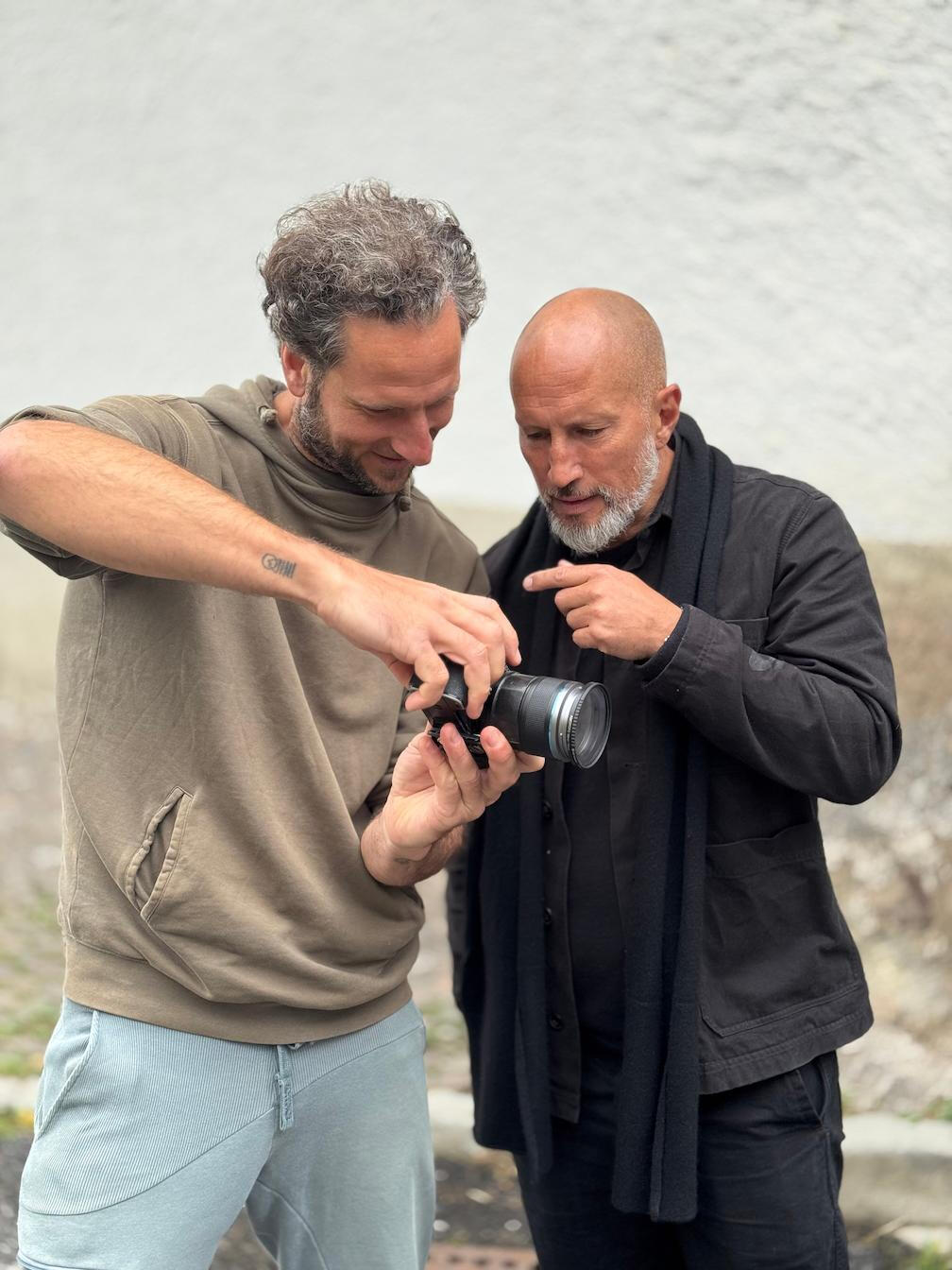 Simon-Lens in action with Benno Fürmann Simon-Lens in action with Benno Fürmann